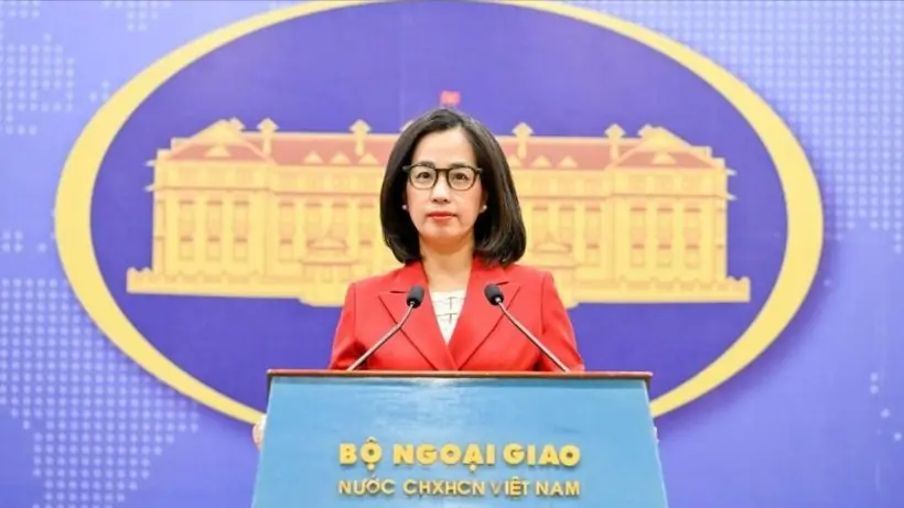 Phản ứng của Việt Nam về việc Trung Quốc khai trương trung tâm thương mại tại Hoàng Sa